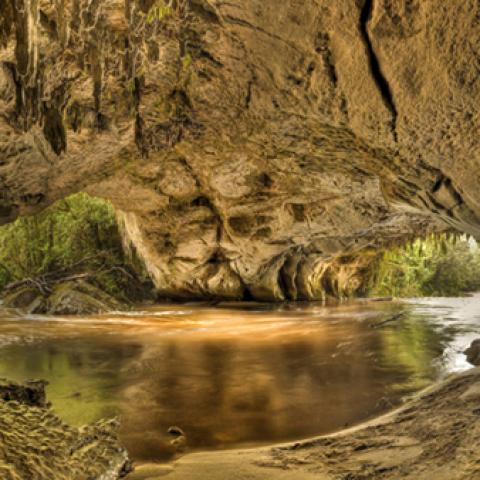 image caves_and_canyons_lr_0034-jpg